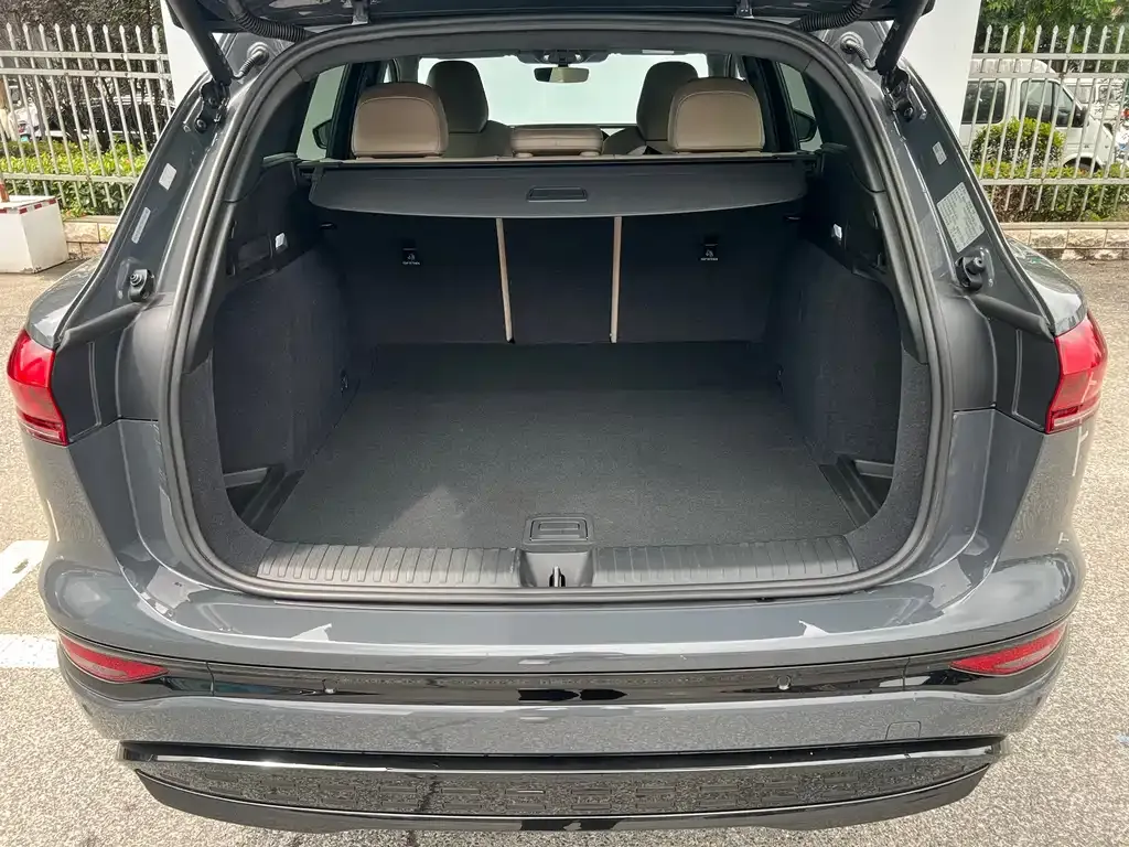 Audi Q6L e-tron — фото 10