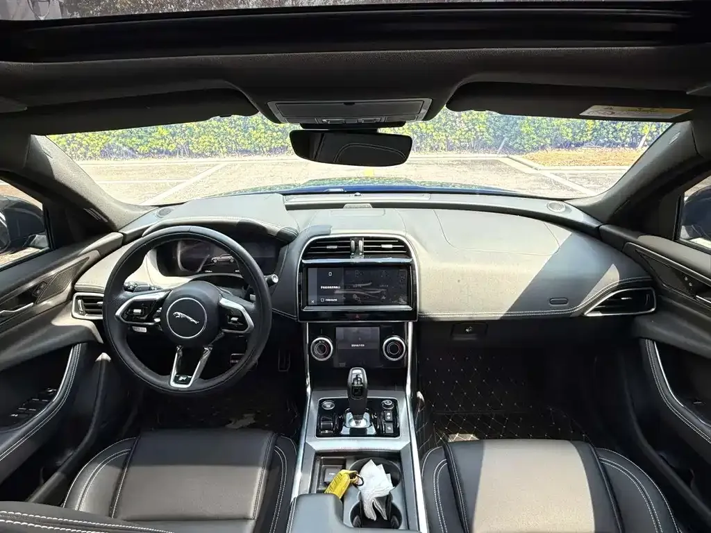 Jaguar XEL — фото 10