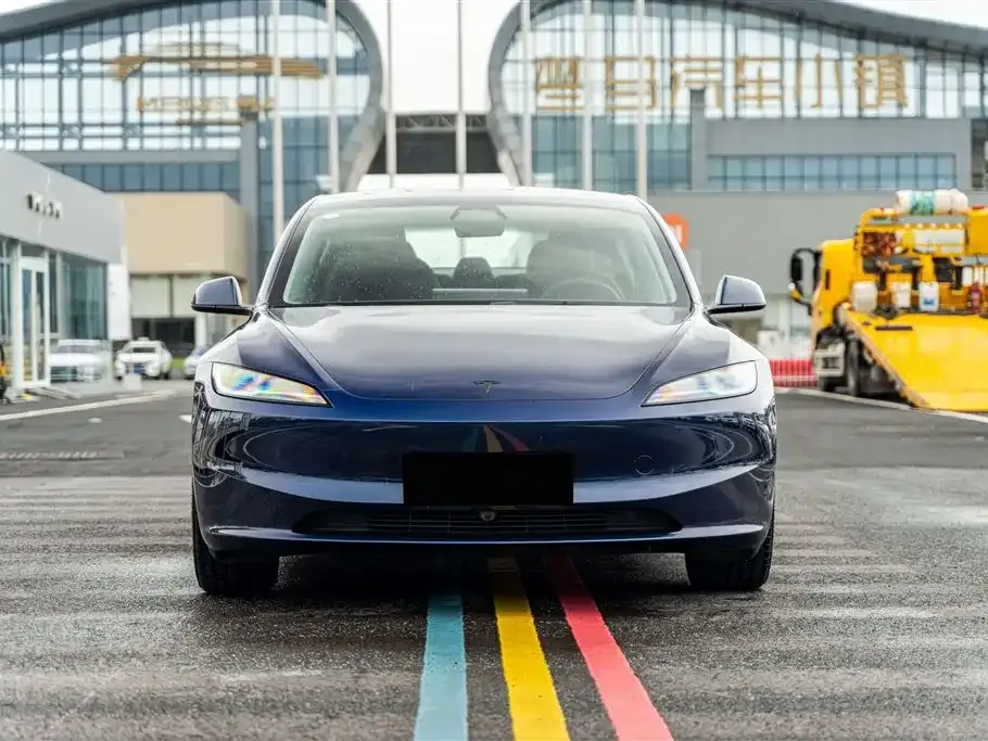 Tesla Model 3 — фото 8
