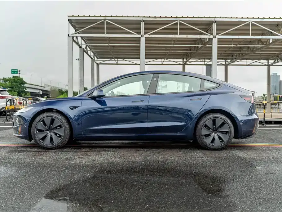 Tesla Model 3 — фото 10