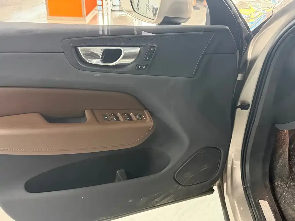 Volvo XC60 2024 из CN, фото 4