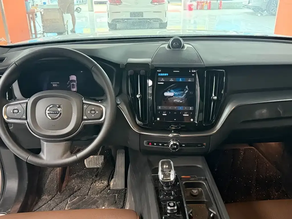 Volvo XC60 2024 из CN, фото 6