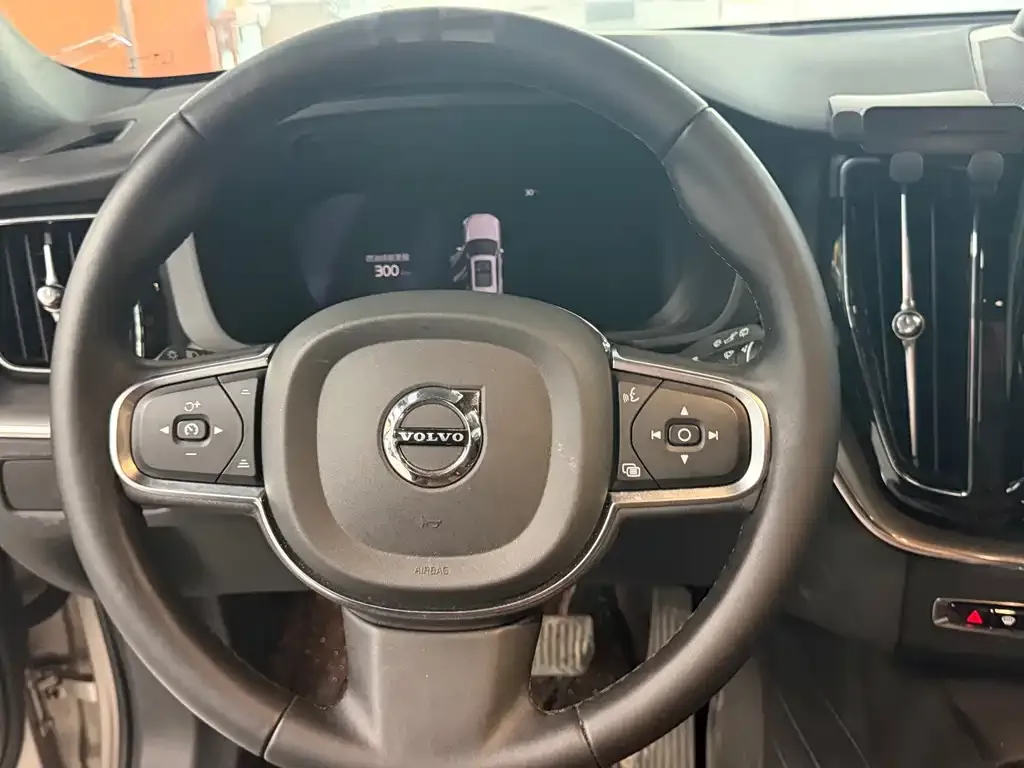 Volvo XC60 2024 из CN, фото 5