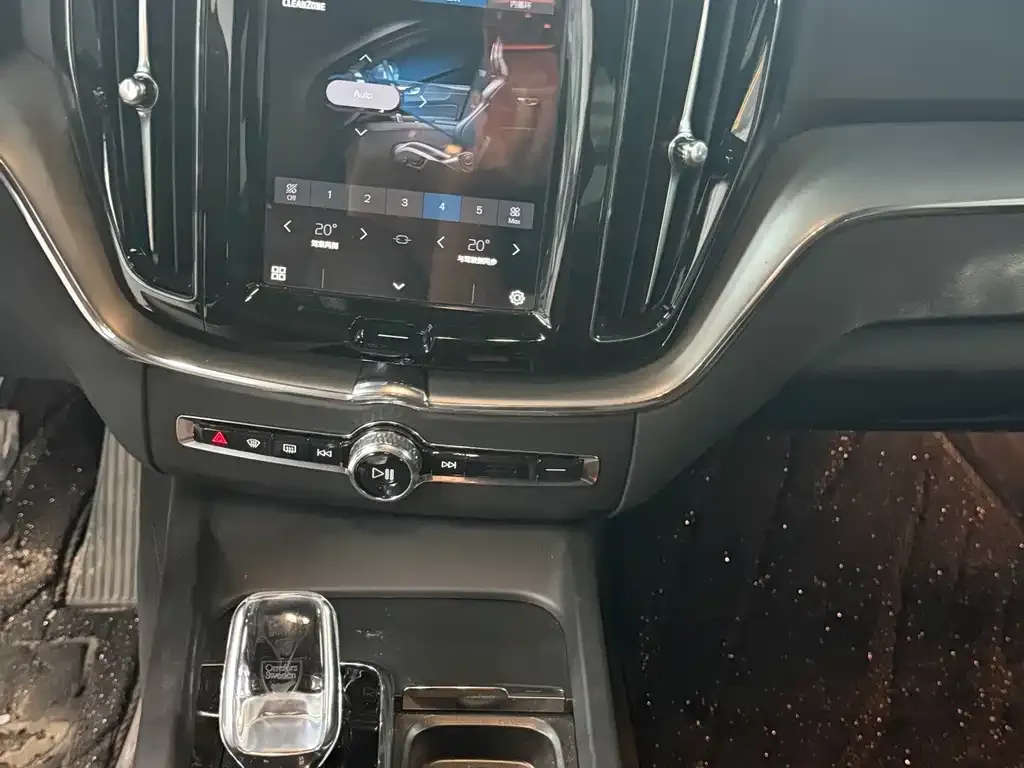 Volvo XC60 2024 из CN, фото 9