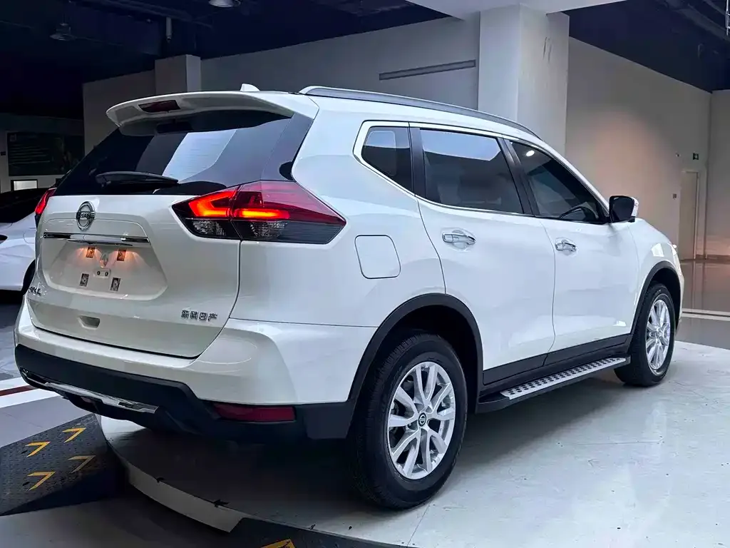 Nissan X-Trail — фото 9