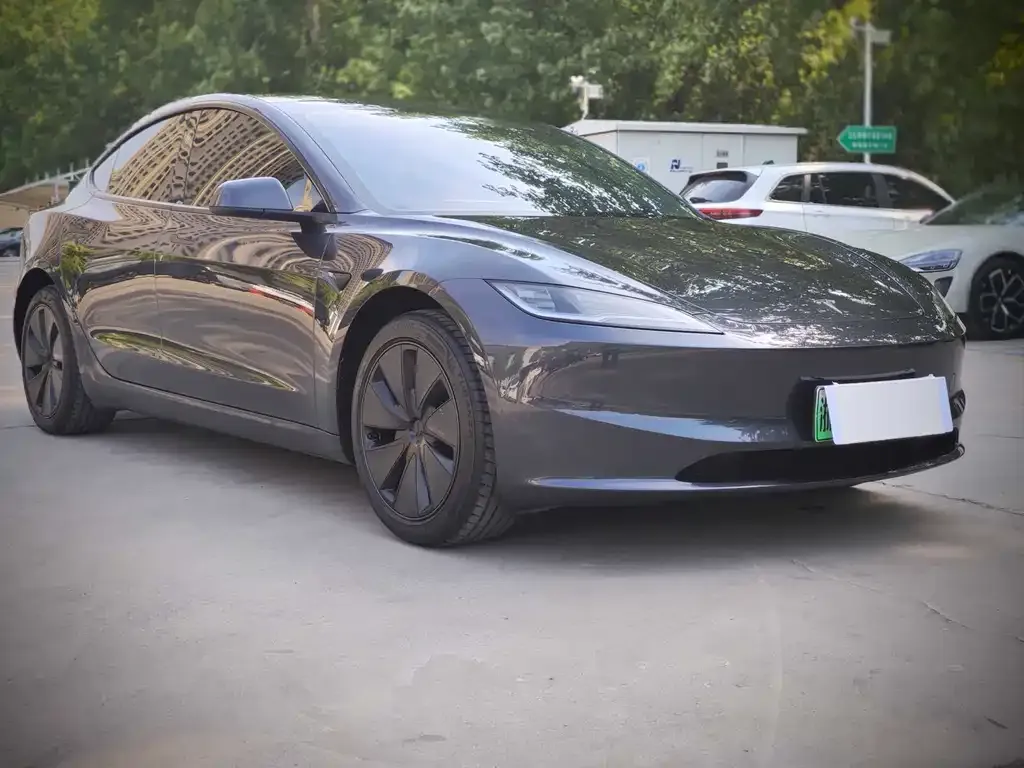 Tesla Model 3 — фото 3