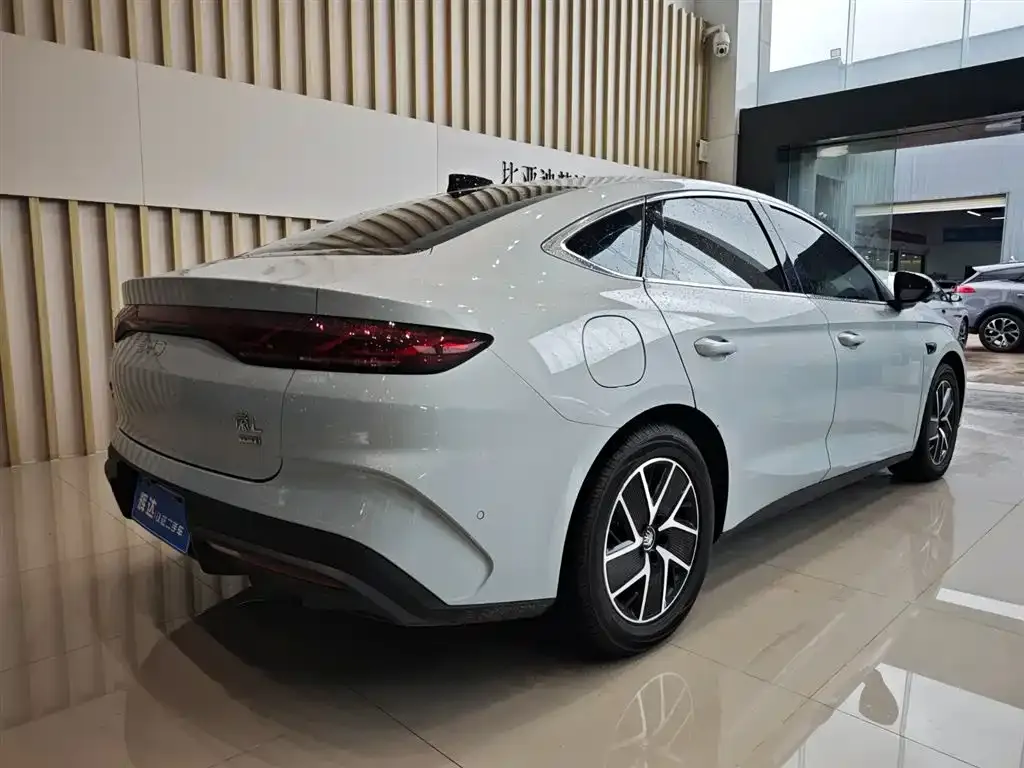 BYD Qin L — фото 8