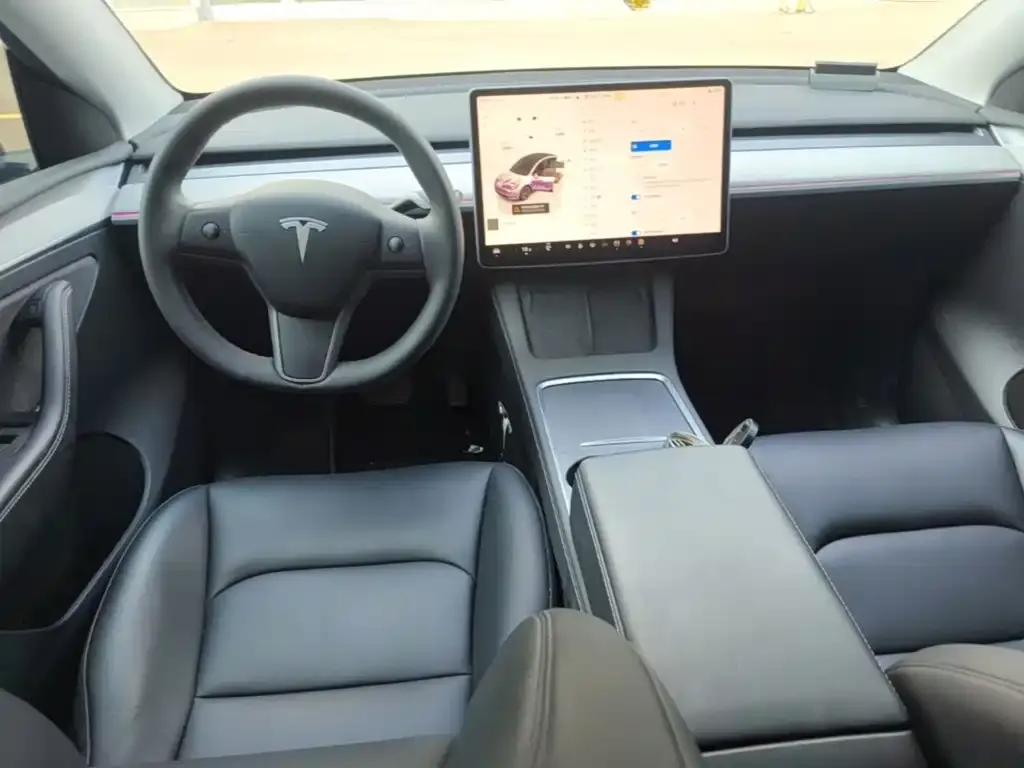 Tesla Model Y — фото 3
