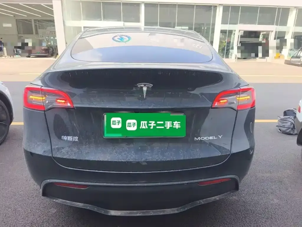 Tesla Model Y — фото 6