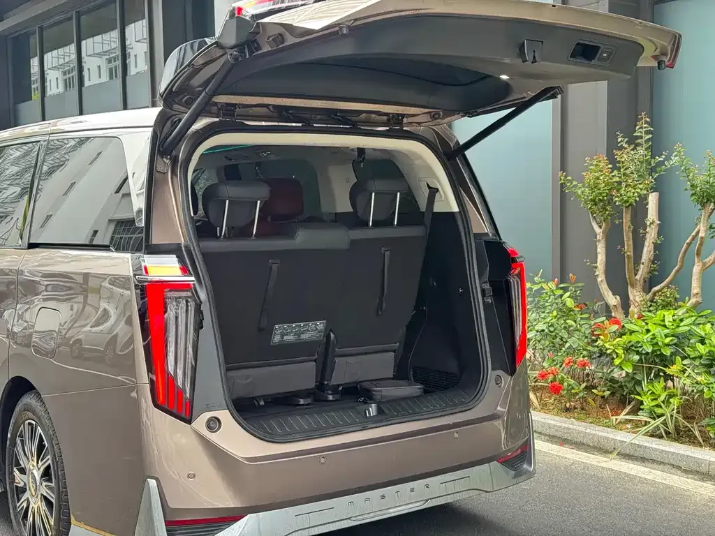 GAC Motor Trumpchi E9 — фото 10