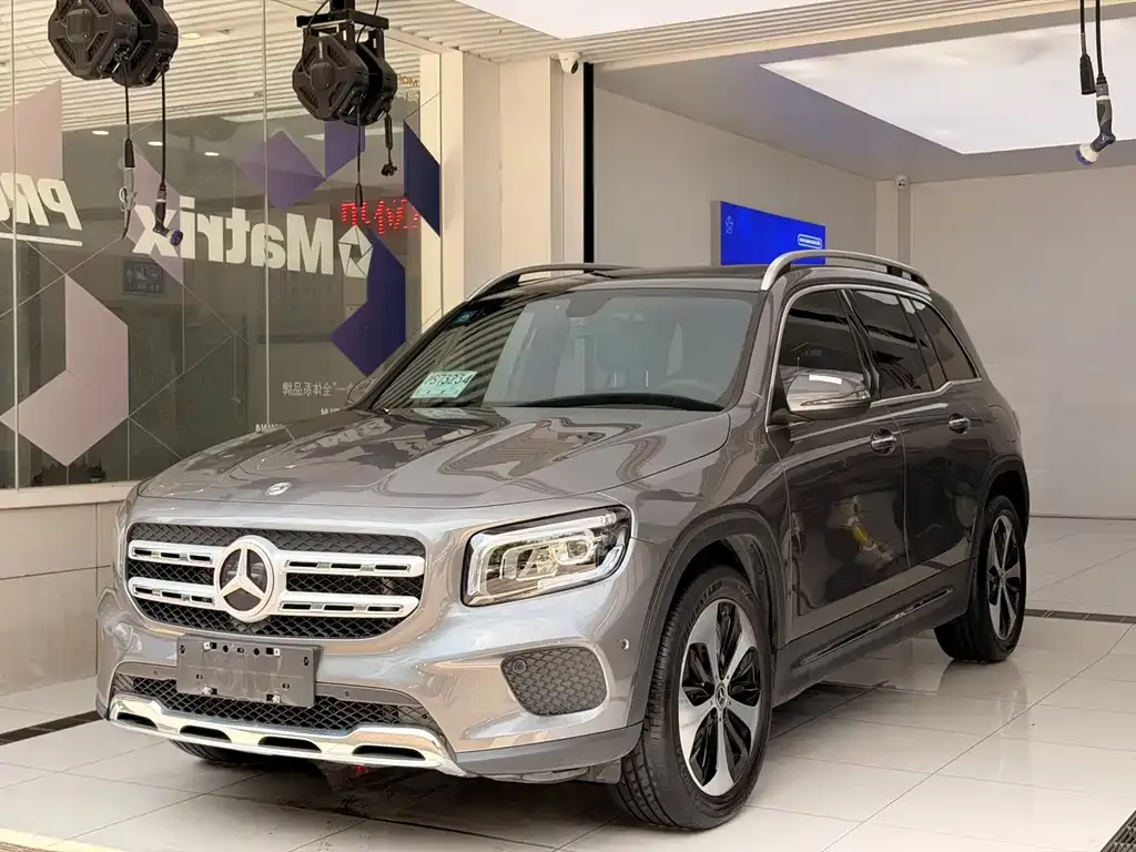 Mercedes-Benz GLB — фото 1