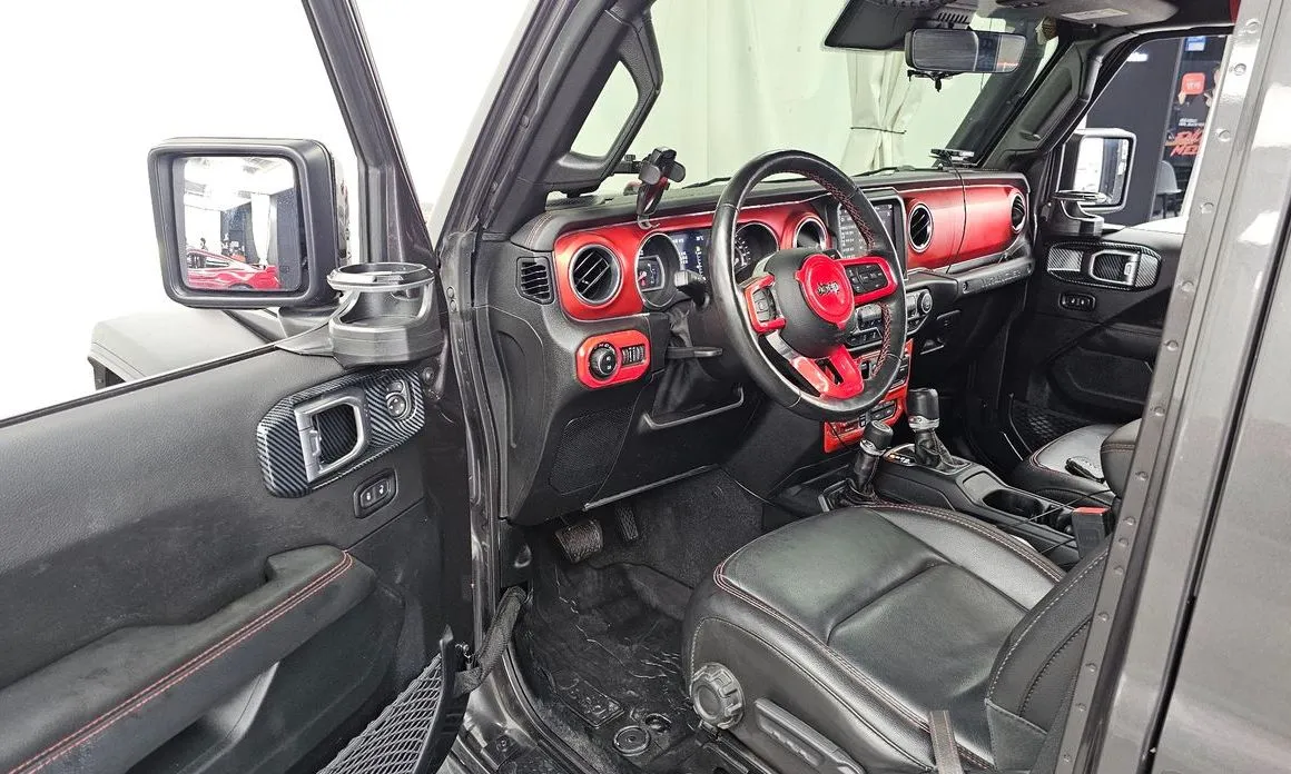 Jeep Wrangler — фото 10