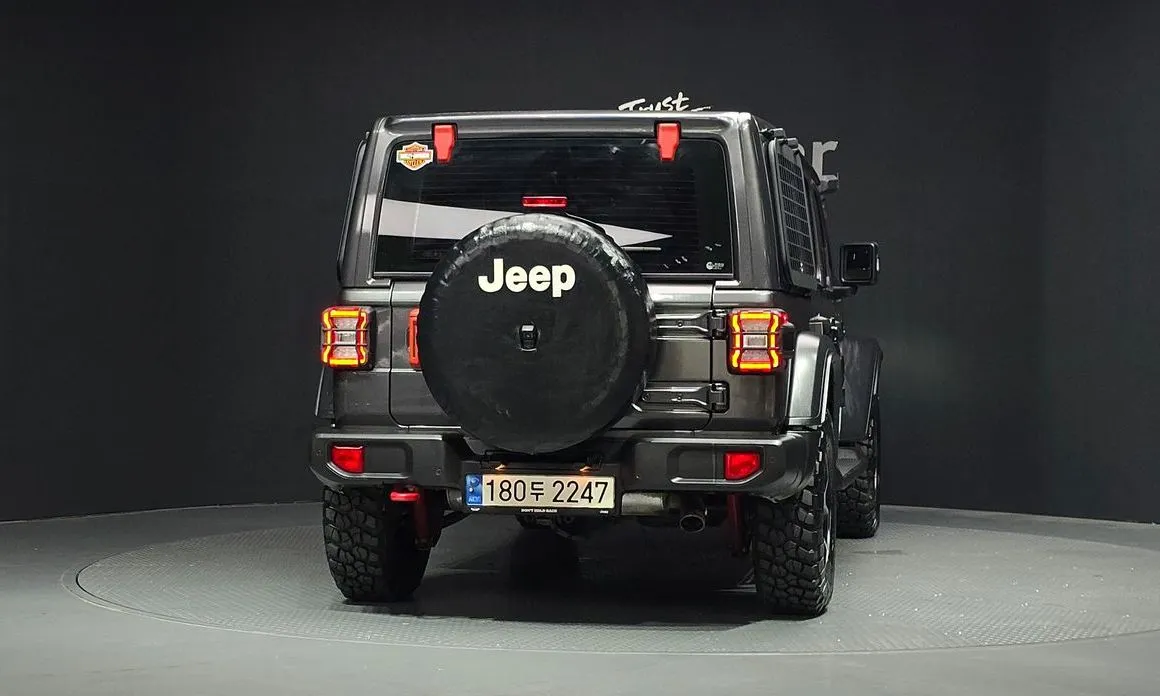 Jeep Wrangler — фото 9