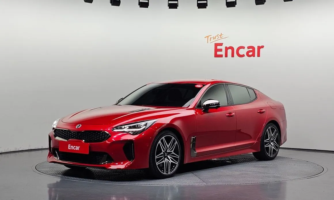 Kia Stinger — фото 1
