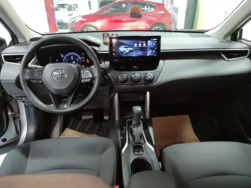 Toyota Corolla Cross 2024 из CN, фото 9
