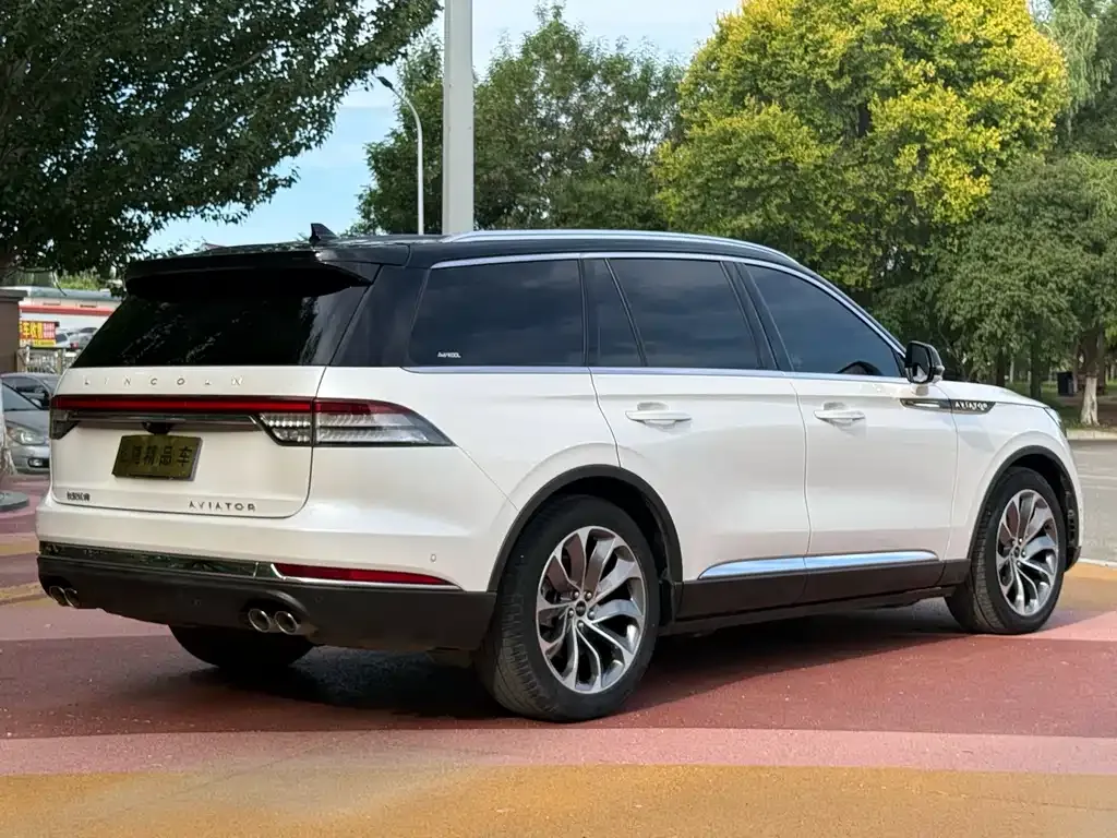 Lincoln Aviator — фото 9