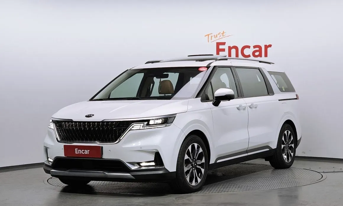 Kia Carnival — фото 1