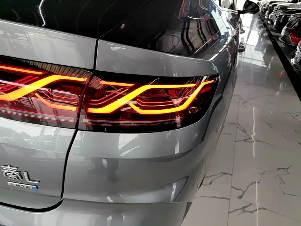 BYD Qin L — фото 3