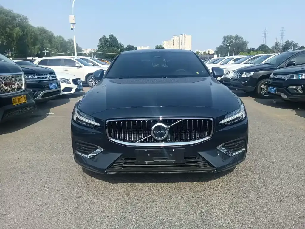 Volvo S60 — фото 10