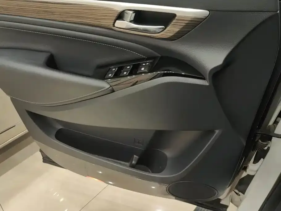 GAC Motor Trumpchi M8 — фото 9