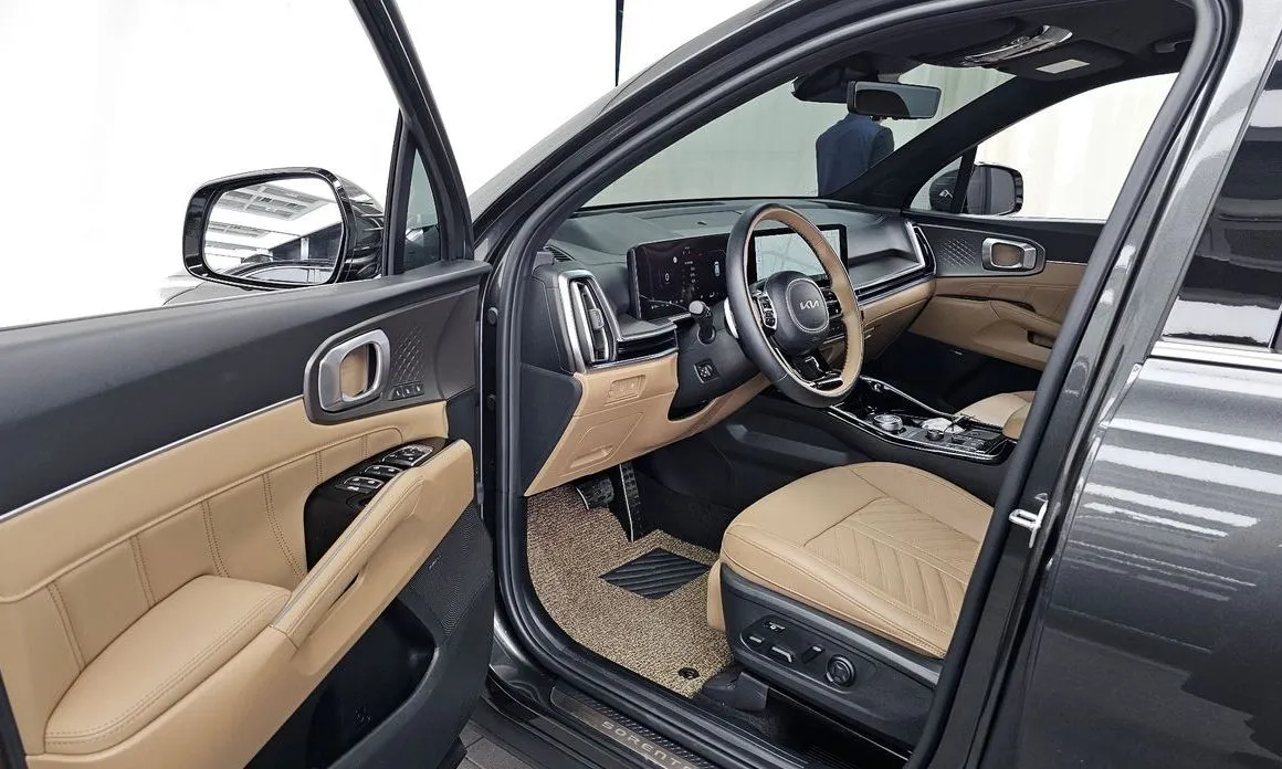 Kia Sorento — фото 8