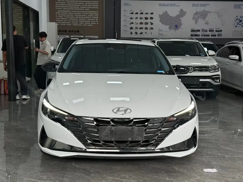 Hyundai Elantra — фото 9