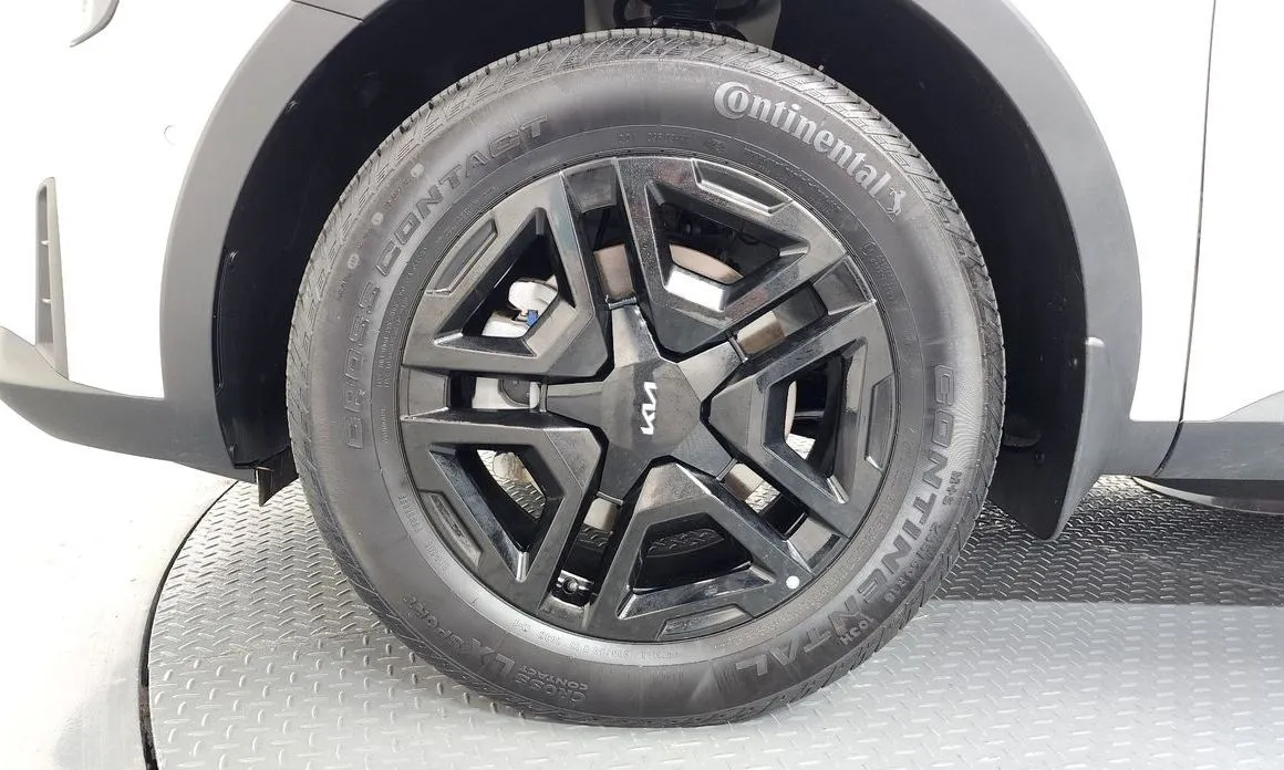 Kia Sorento — фото 8