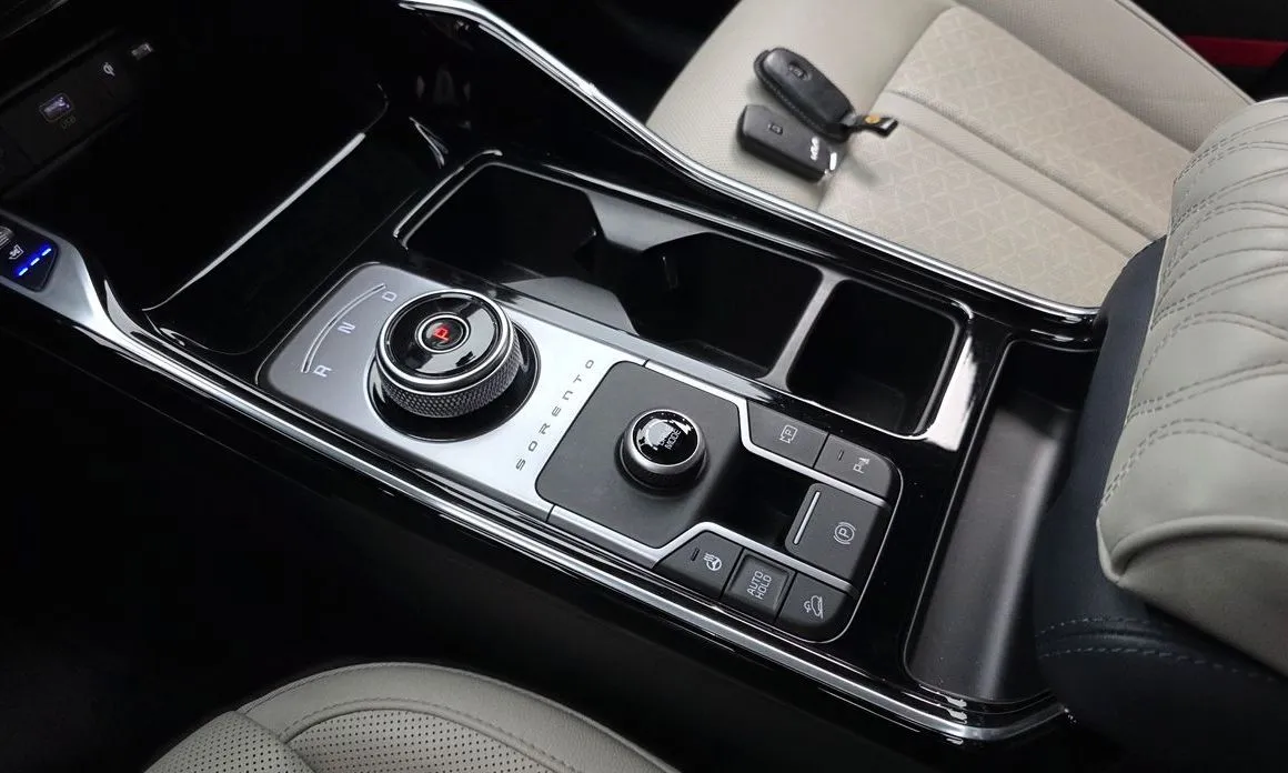 Kia Sorento — фото 6