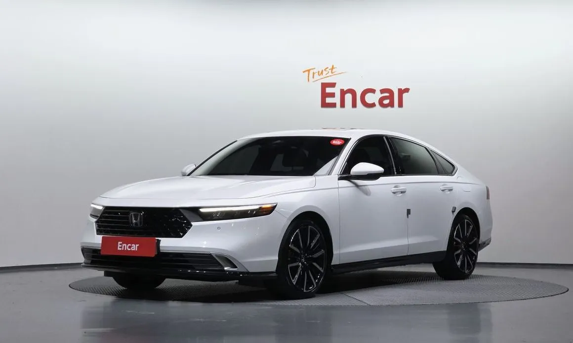 Honda Accord — фото 1
