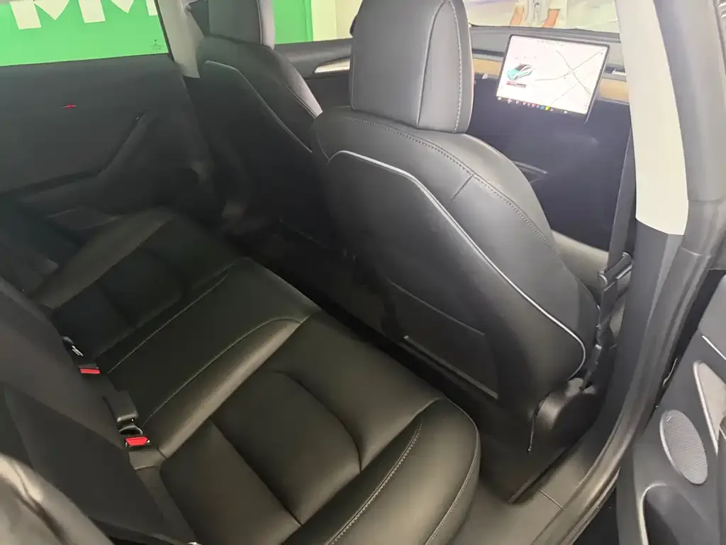 Tesla Model 3 — фото 10