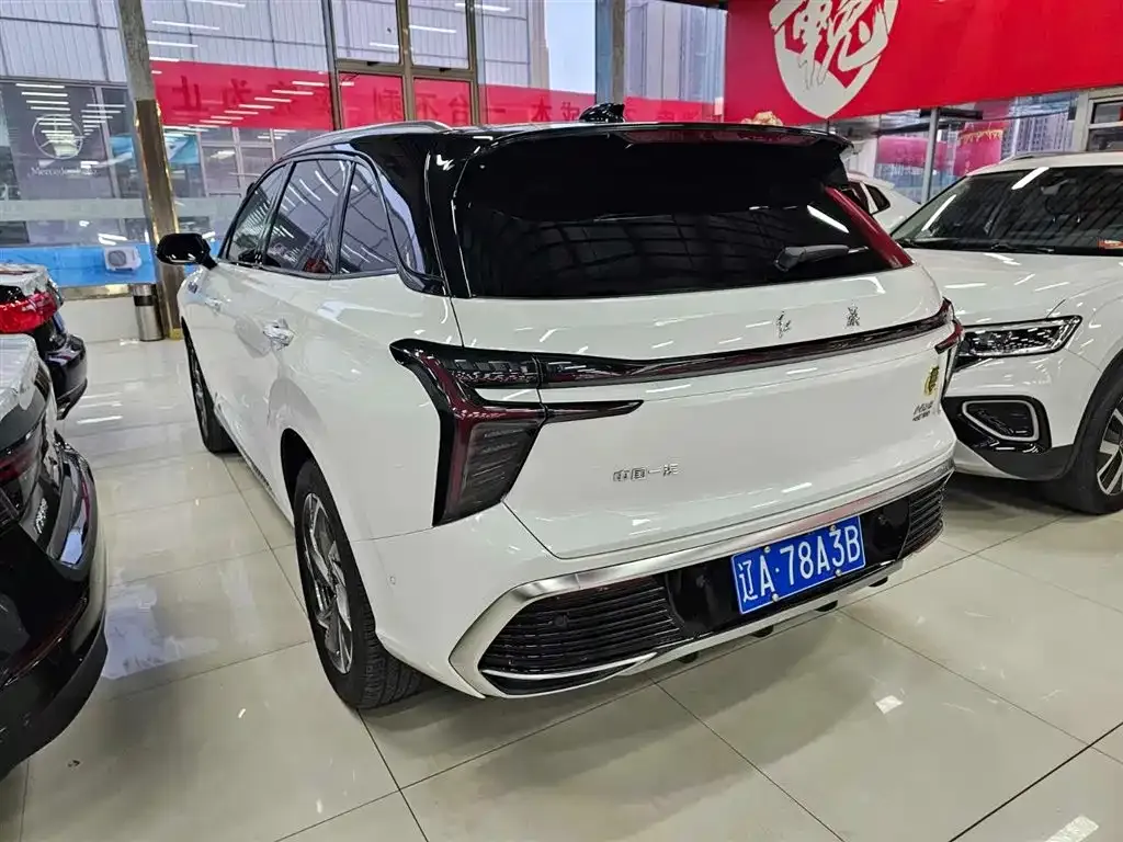 Hongqi HS3 — фото 2