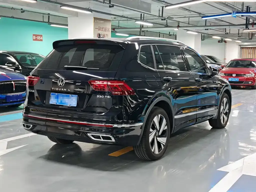 Volkswagen Tiguan L — фото 9
