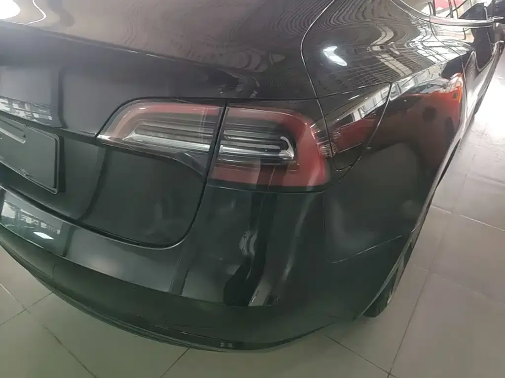 Tesla Model 3 — фото 3