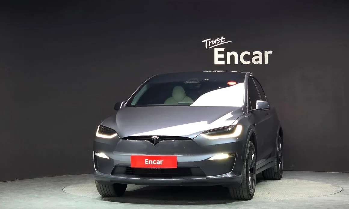 Tesla Model X — фото 7