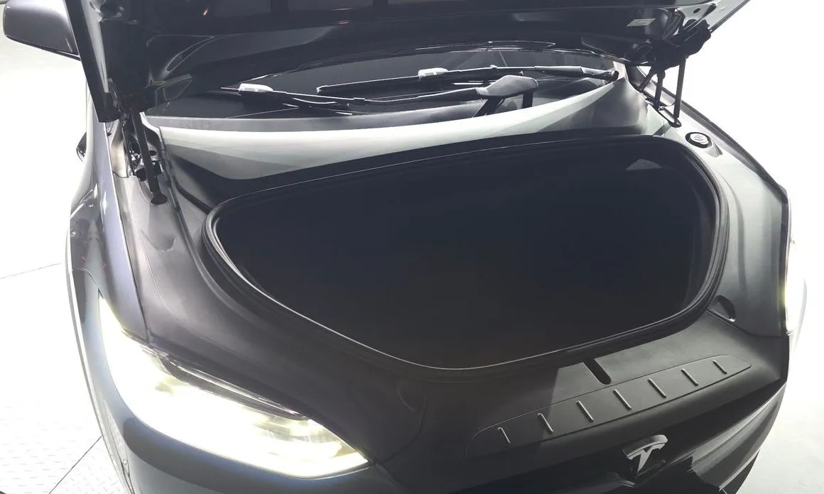 Tesla Model X — фото 6