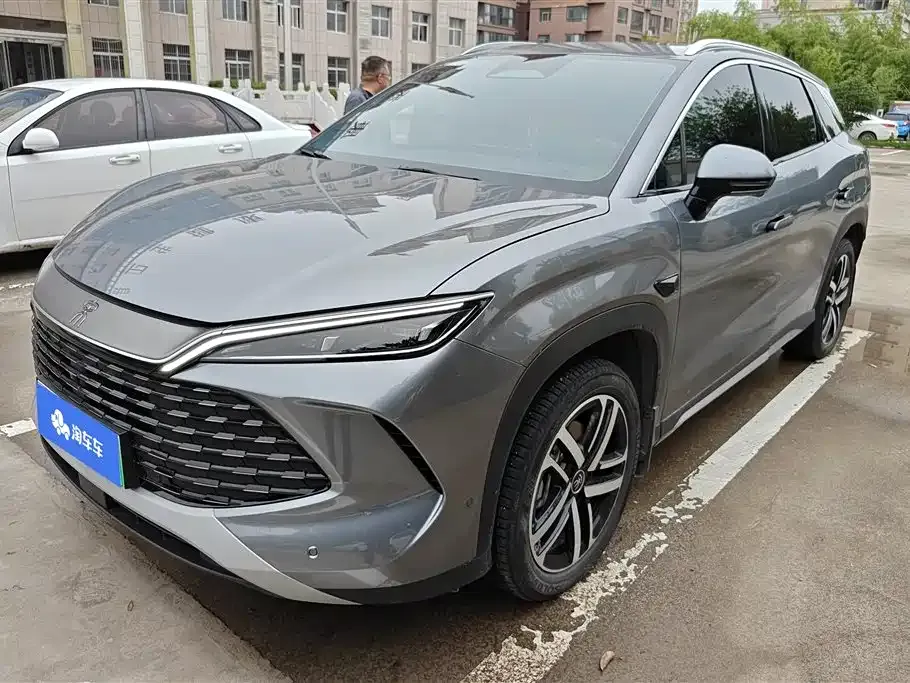 BYD L DM-i — фото 1