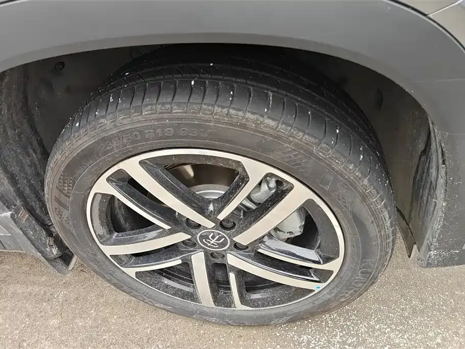 BYD L DM-i — фото 8