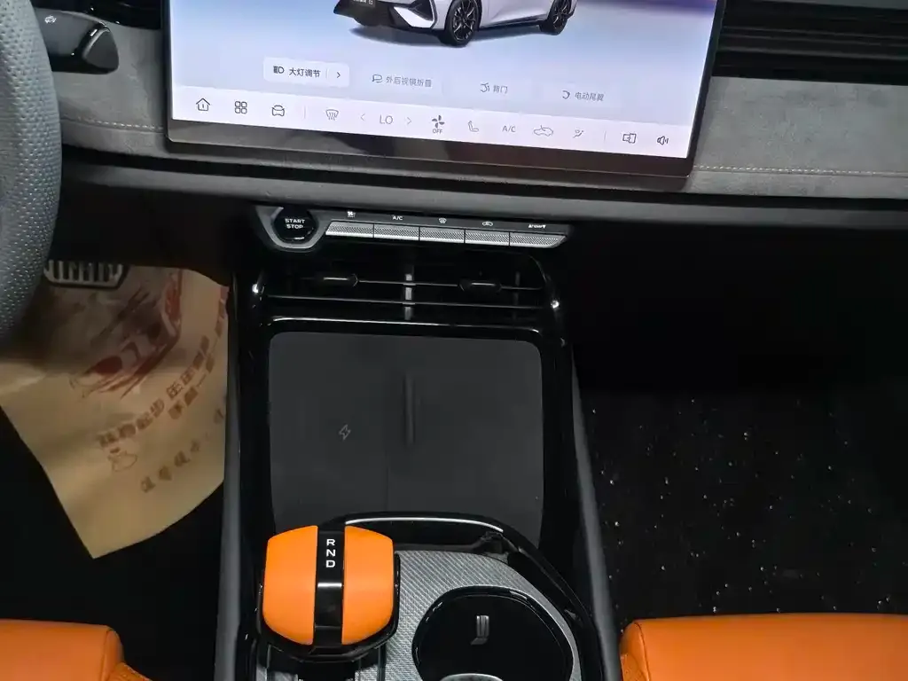 Changan UNI-V — фото 2