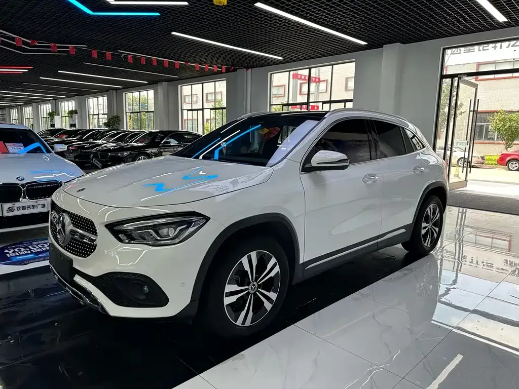 Mercedes-Benz GLA — фото 1