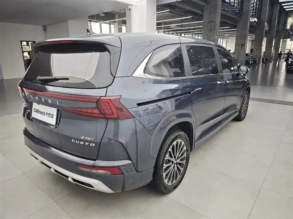 Hyundai Custo — фото 6