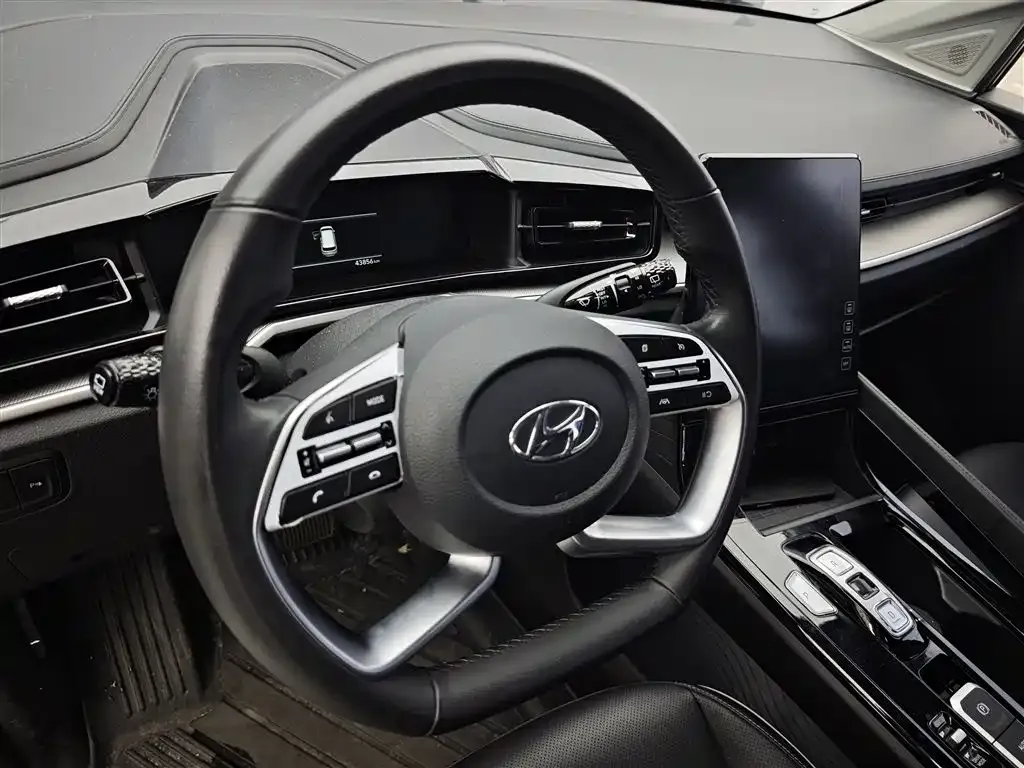 Hyundai Custo — фото 3