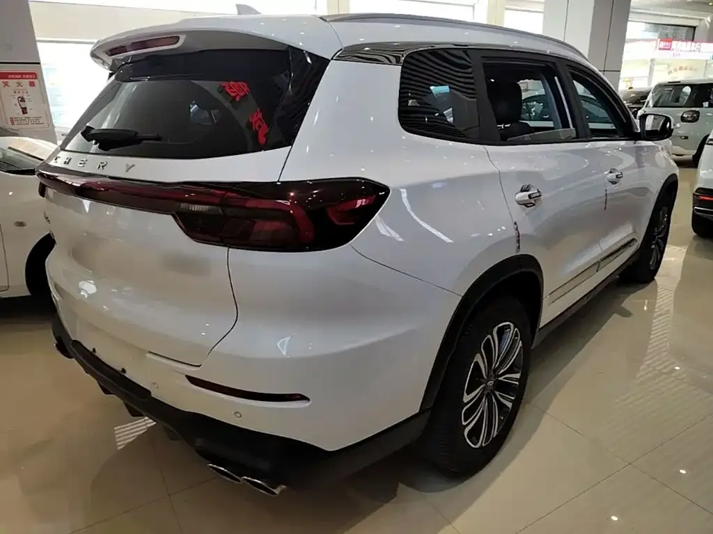 Chery Tiggo 8 — фото 3