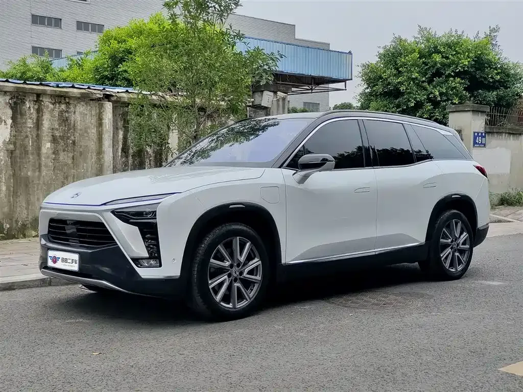 NIO ES8