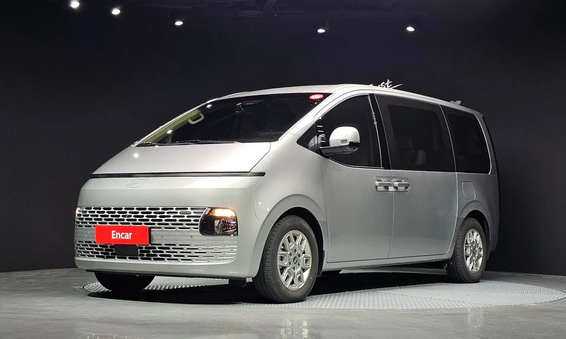 Hyundai Staria — фото 1