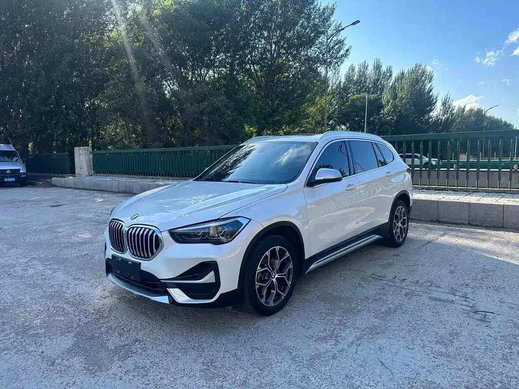 BMW X1 — фото 1