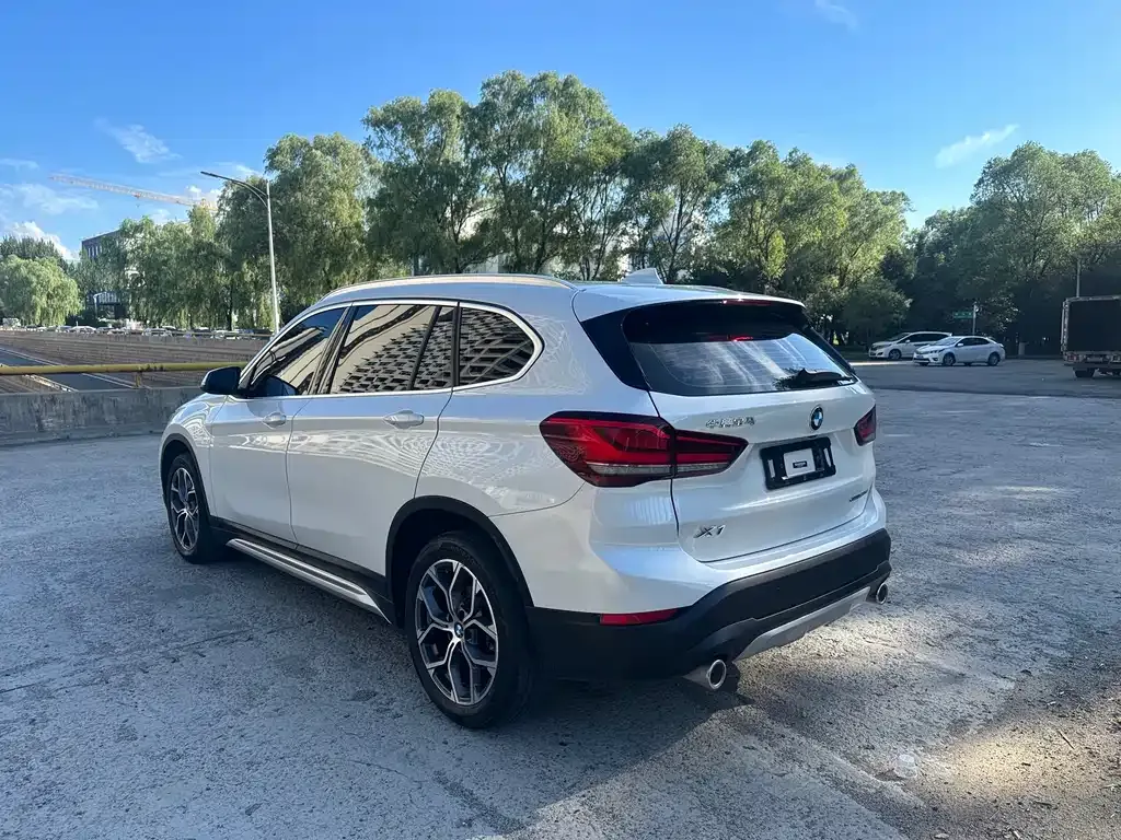 BMW X1 — фото 9
