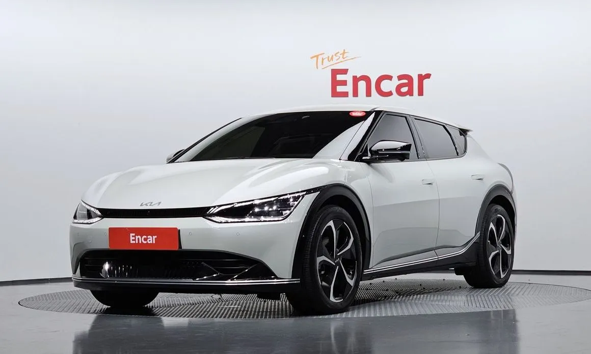 Kia EV6 — фото 1