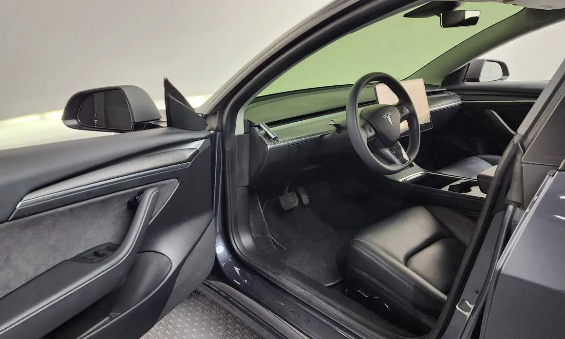 Tesla Model 3 2021 из KR, фото 5