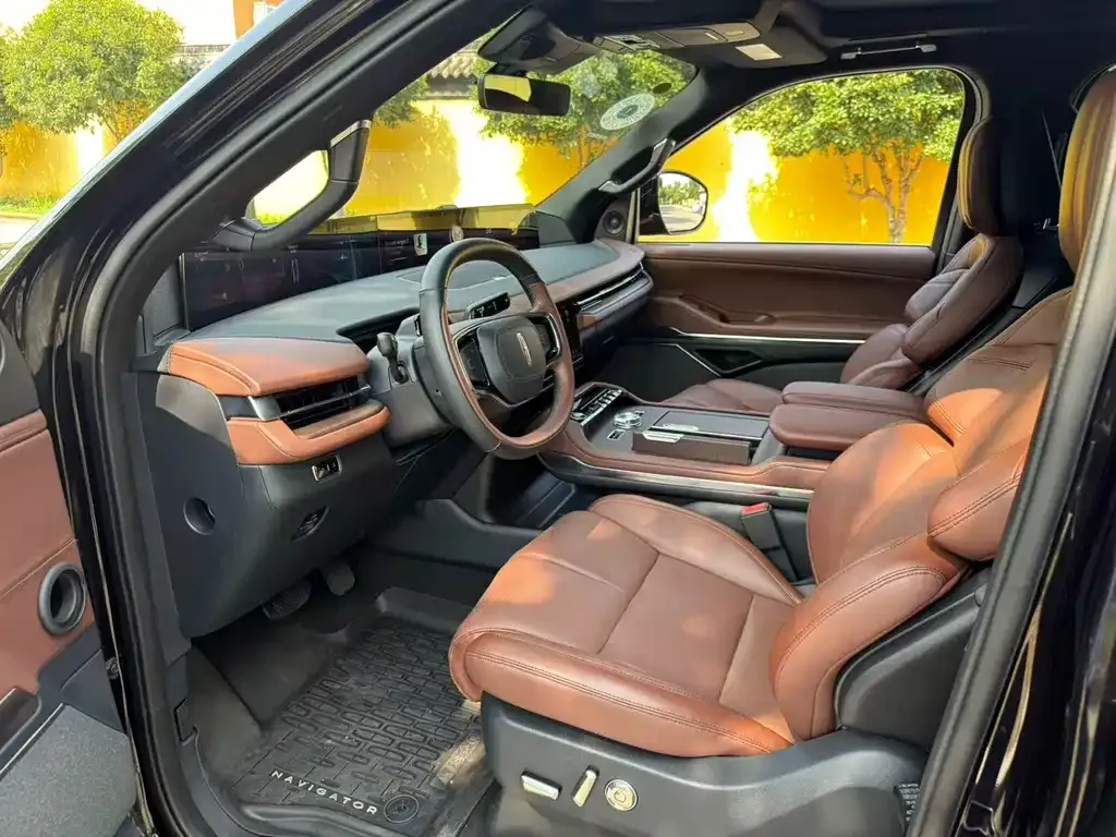 Lincoln Navigator — фото 9