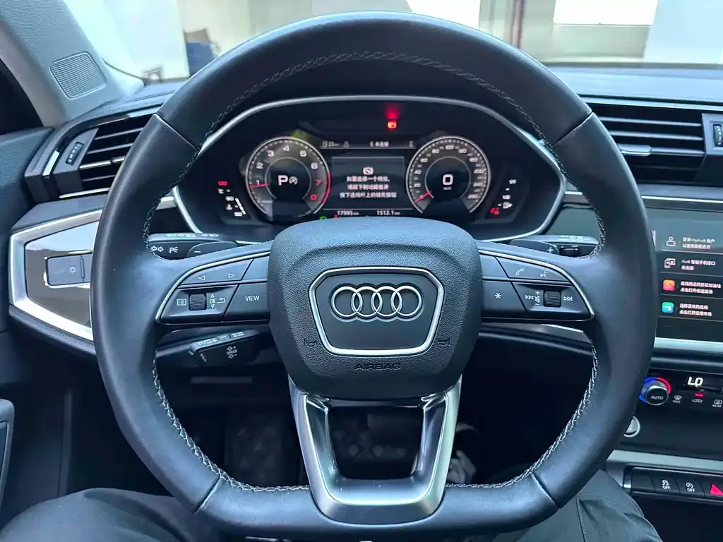 Audi Q3 — фото 7